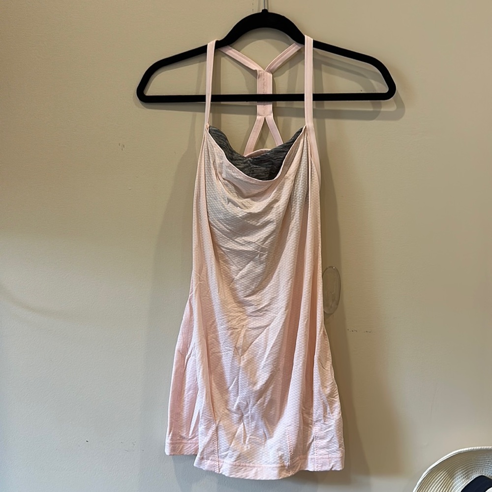 LULULEMON WORKOUT TOP!